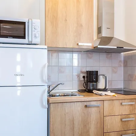 Apartment Irina Studio 1 *